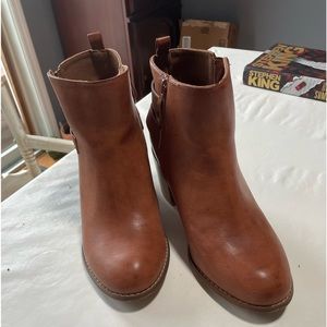 Women’s fashion boots chunky heel